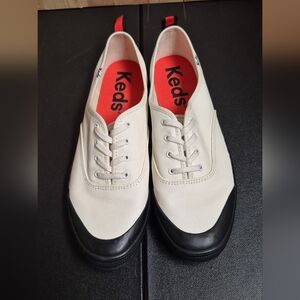 NEW ladies size 11 Keds sneakers